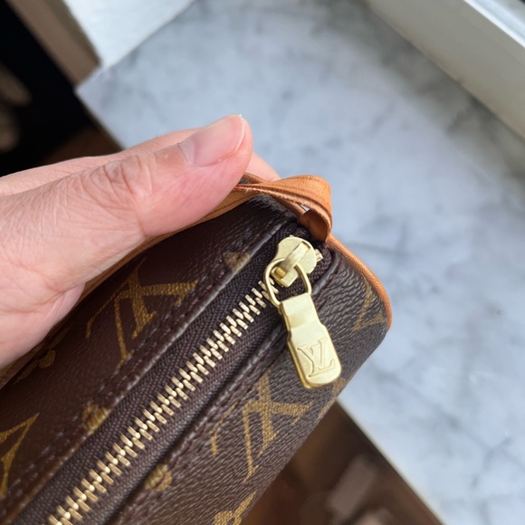 Louis Vuitton Mini Papillon - Picture 6 of 11